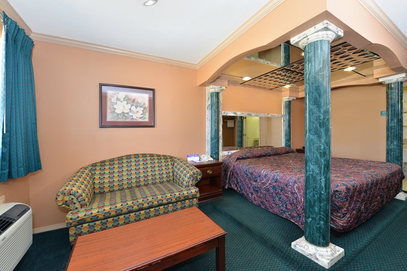 Western Inn & Suites - Winona, MS