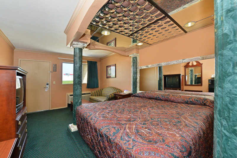 Western Inn & Suites - Winona, MS