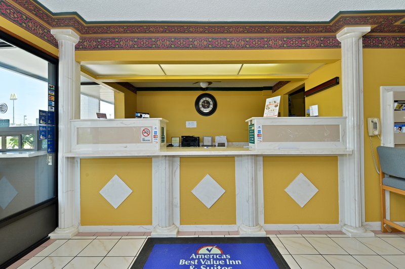 Western Inn & Suites - Winona, MS