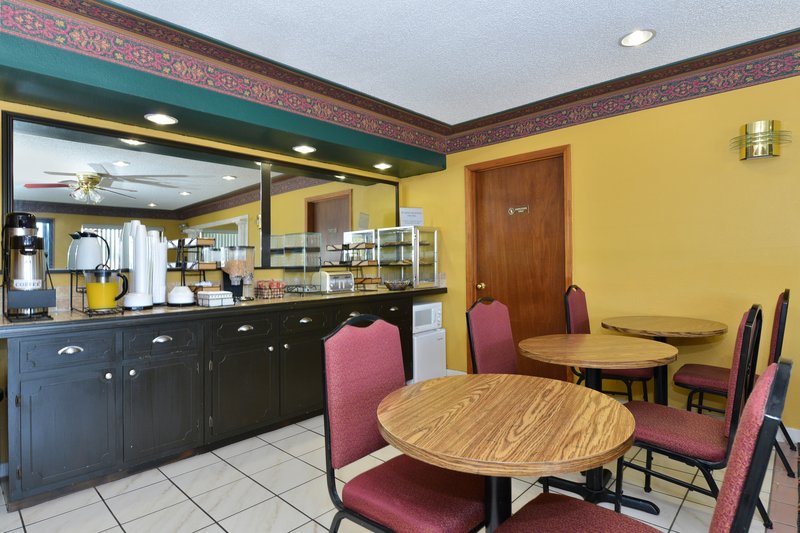 Western Inn & Suites - Winona, MS