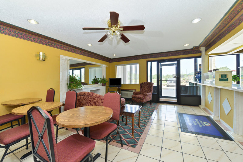 Western Inn & Suites - Winona, MS