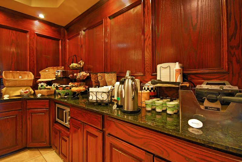 Best Western Plus-Crown Colony - Lufkin, TX