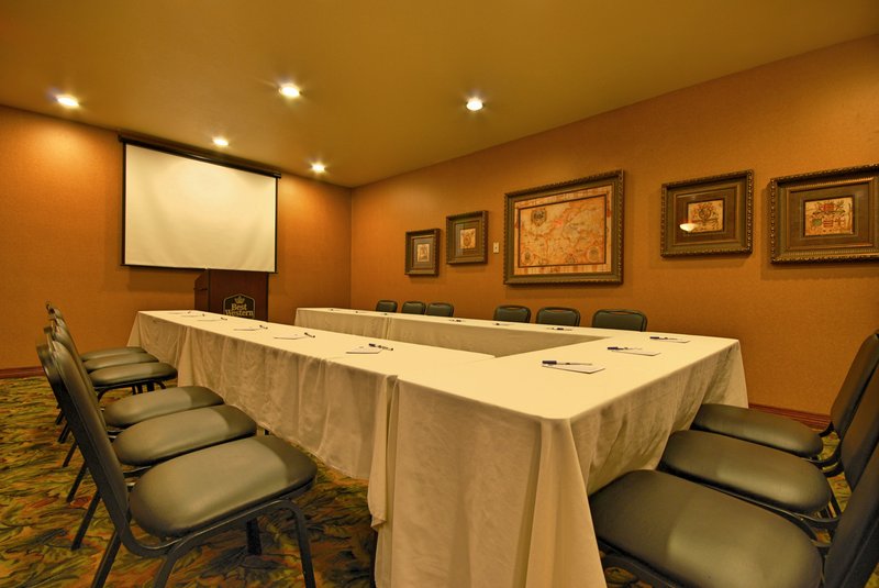 Best Western Plus-Crown Colony - Lufkin, TX