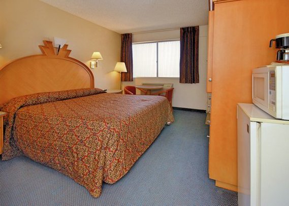 Rodeway Inn - Imperial, CA