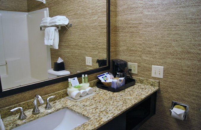 Holiday Inn Express ANCHORAGE - Whittier, AK