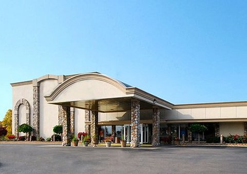 Rodeway Inn & Suites - Warren, MI