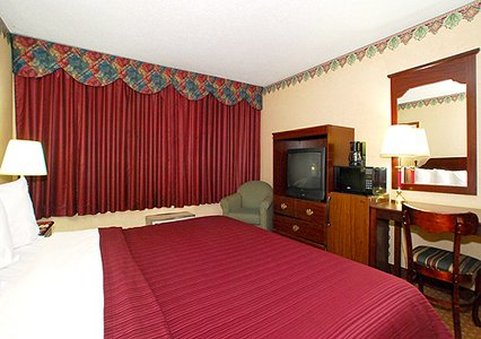 Rodeway Inn & Suites - Warren, MI