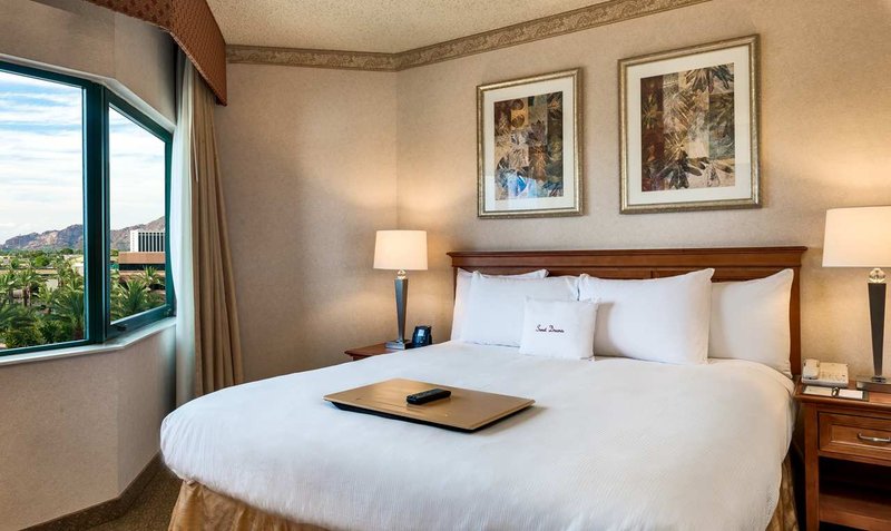 Doubletree Suites By Hilton Hotel Phoenix - Phoenix, AZ