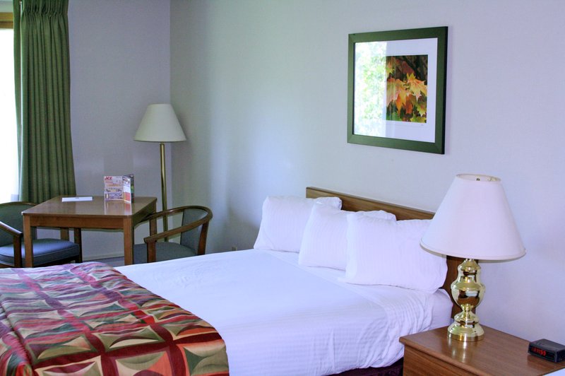 Best Western Country Inn - Ishpeming, MI