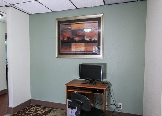 Econo Lodge - Austin, MN