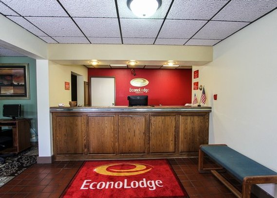 Econo Lodge - Austin, MN