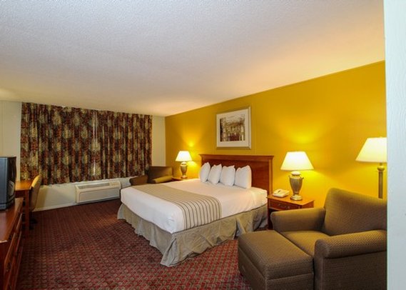Econo Lodge - Austin, MN