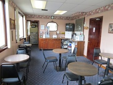 Bluffs Inn - Decorah, IA