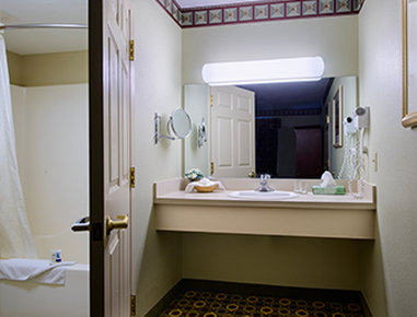 Hawthorn Suites By Wyndham Franklin - Franklin, MA