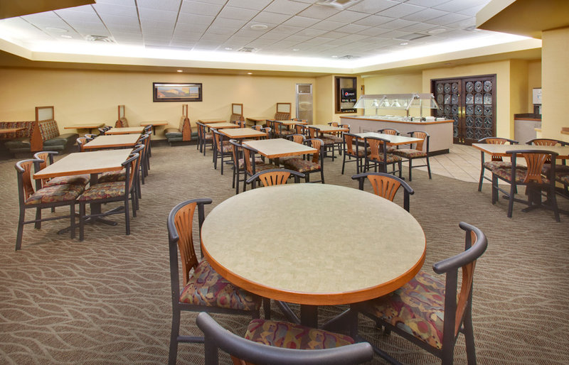 Holiday Inn AUSTIN CONFERENCE CENTER - Austin, MN