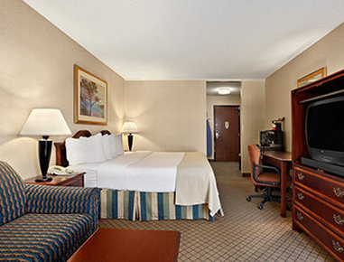 Ramada-Topeka West - Topeka, KS