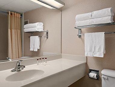 Ramada-Topeka West - Topeka, KS