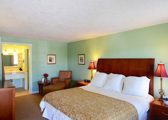 Baechtel Creek Inn and Spa										 									 									 										 - Willits, CA