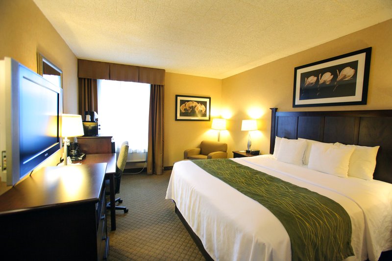 Comfort Inn & Suites Paramus - Paramus, NJ