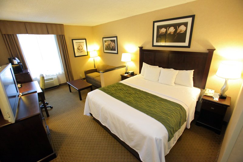 Comfort Inn & Suites Paramus - Paramus, NJ