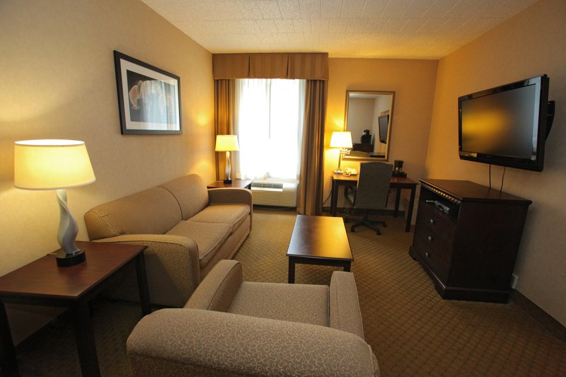 Comfort Inn & Suites Paramus - Paramus, NJ
