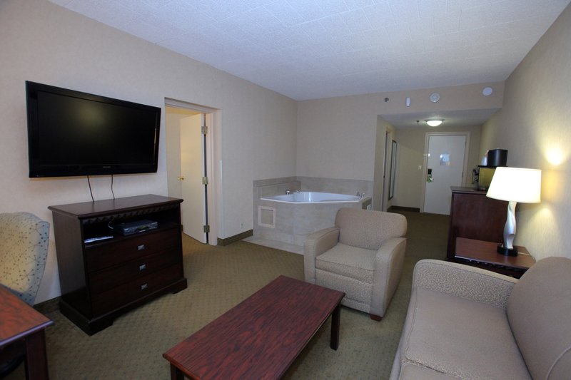 Comfort Inn & Suites Paramus - Paramus, NJ