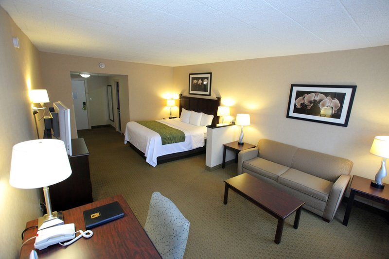 Comfort Inn & Suites Paramus - Paramus, NJ