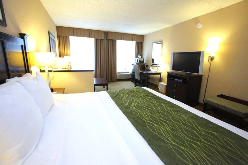 Comfort Inn & Suites Paramus - Paramus, NJ