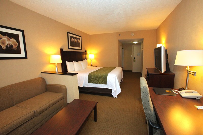 Comfort Inn & Suites Paramus - Paramus, NJ
