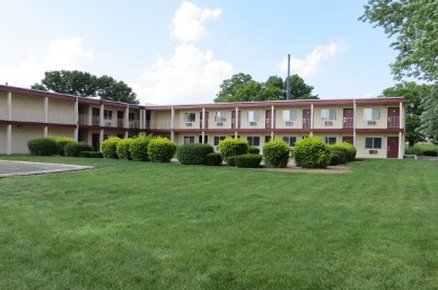 Econo Lodge Inn & Suites - Champaign, IL