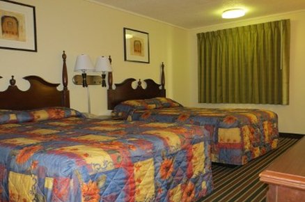 Econo Lodge Inn & Suites - Champaign, IL