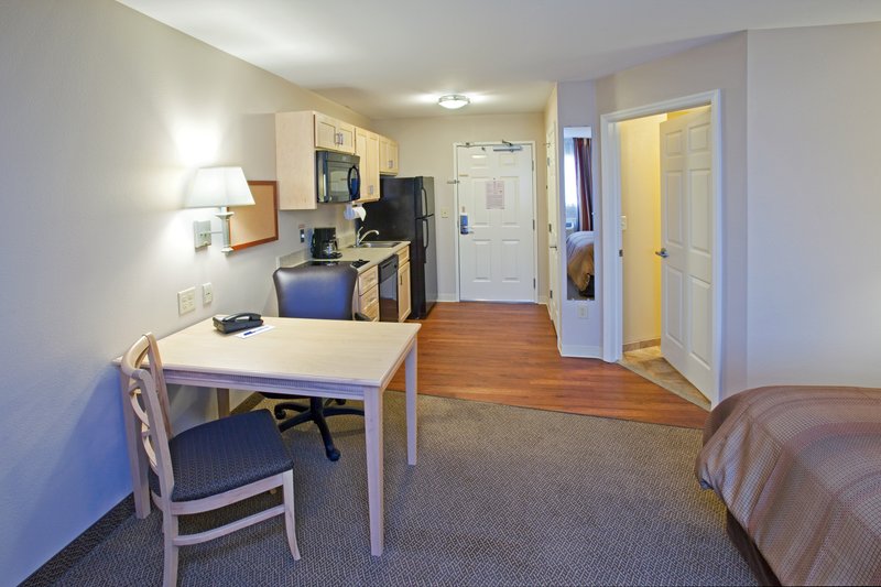 Candlewood Suites MINOT - Donnybrook, ND
