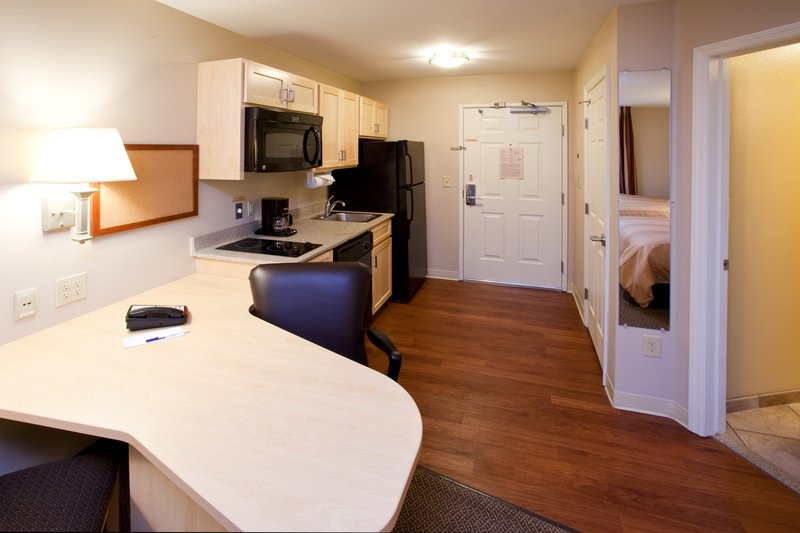 Candlewood Suites MINOT - Donnybrook, ND