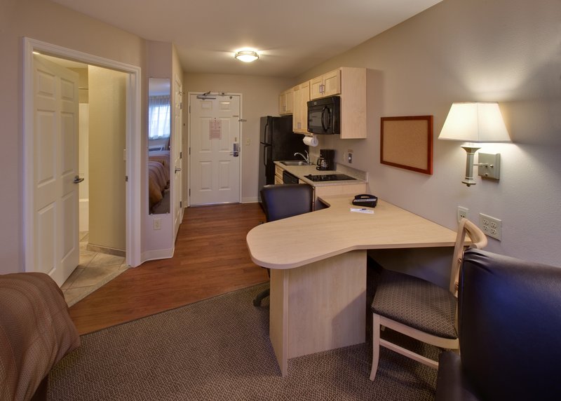 Candlewood Suites MINOT - Donnybrook, ND