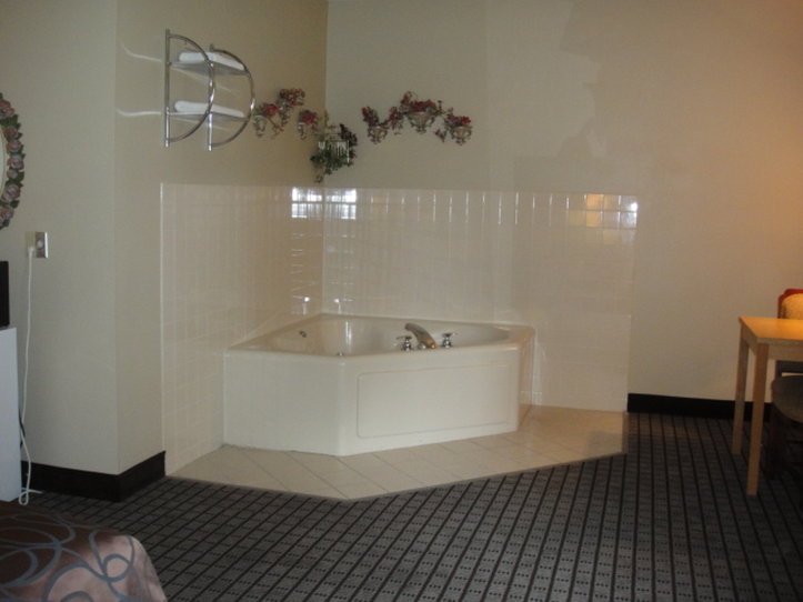 Americas Best Value Inn - Geneseo, IL