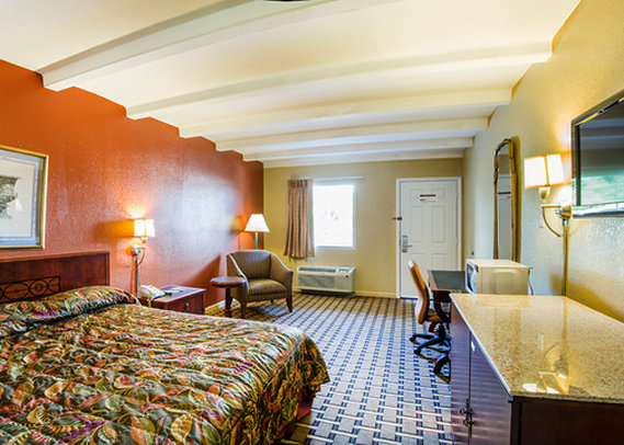 Rodeway Inn Near Nashville Airport - Nashville, TN