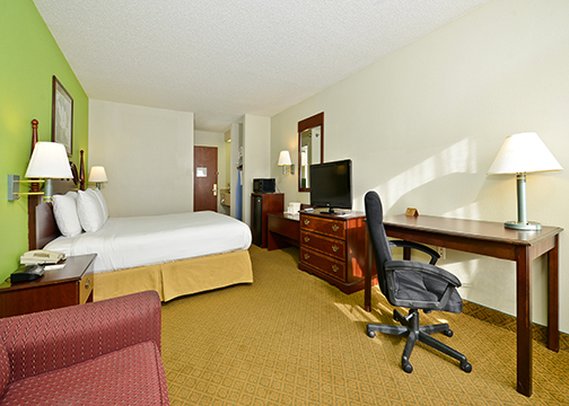 Quality Inn - Warsaw, NC