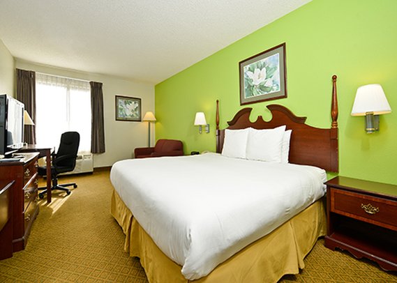 Quality Inn - Warsaw, NC