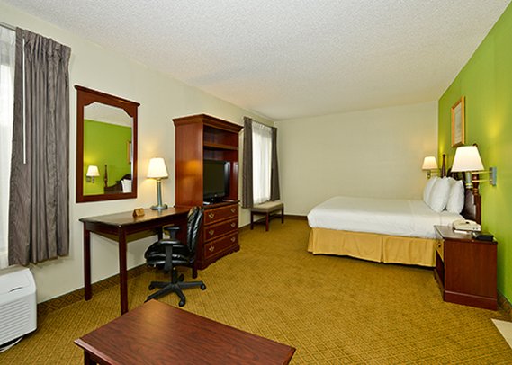 Quality Inn - Warsaw, NC