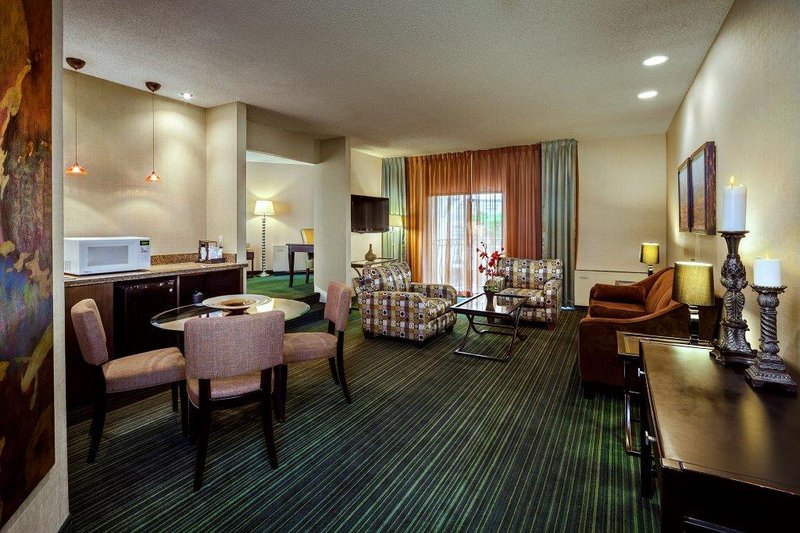Vineyards Chop House-Crowne Plaza Hotel Concord - Concord, CA