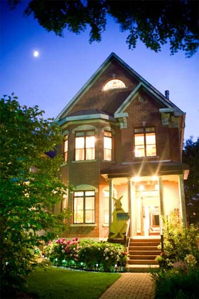 Harvey House Bed & Breakfast - Oak Park, IL