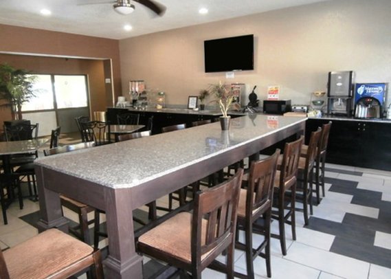 Quality Inn - Blue Springs, MO