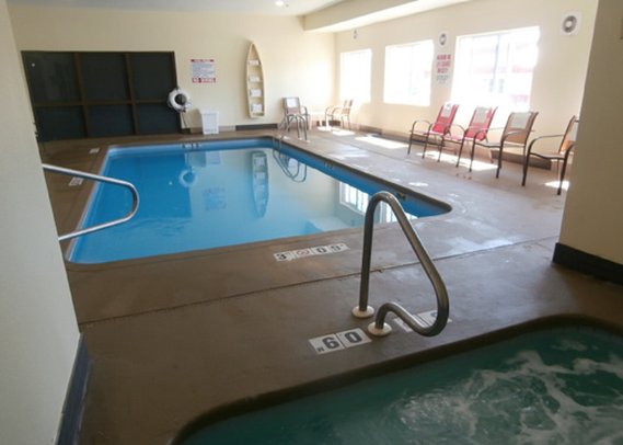 Quality Inn - Blue Springs, MO