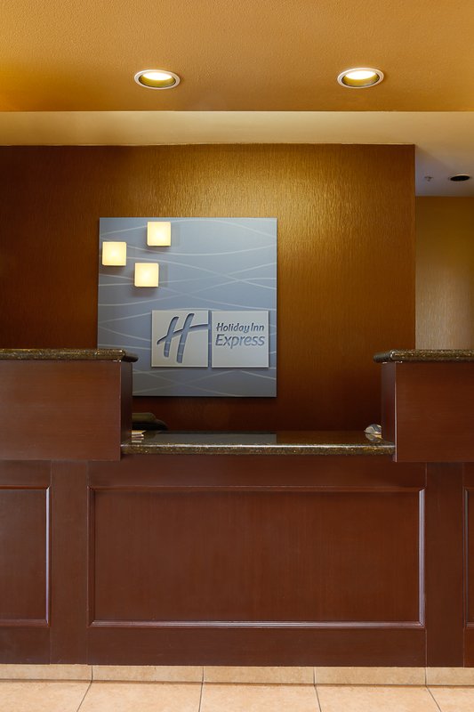 Holiday Inn Express Oakdale - Oakdale, CA