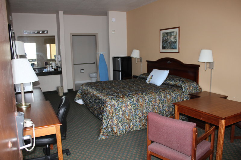 Lone Star Inn & Suites - Victoria, TX
