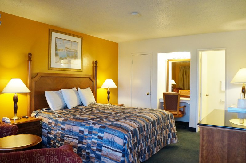 Classic Inn - Red Bluff, CA