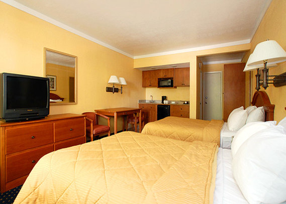Comfort Inn & Suites Port Canaveral Area - Cocoa Beach, FL