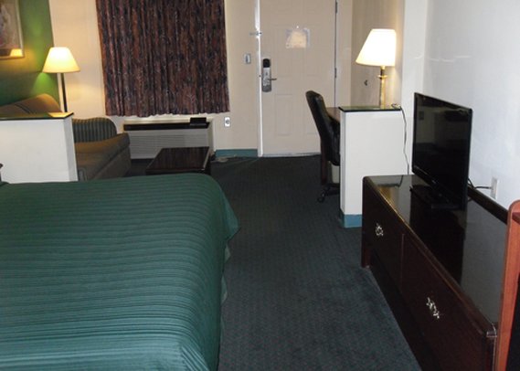 Quality Inn - Byron, GA