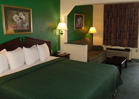 Quality Inn - Byron, GA