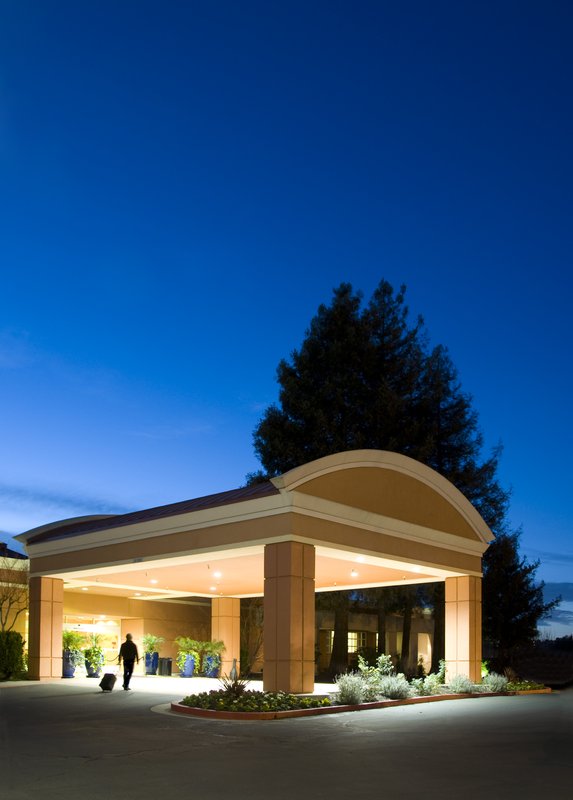 Vineyards Chop House-Crowne Plaza Hotel Concord - Concord, CA